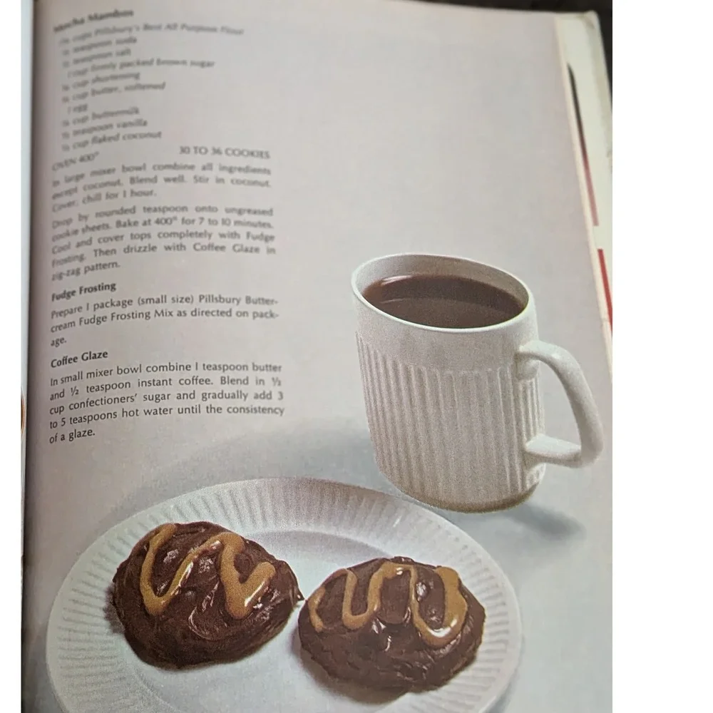 Vintage 1967 Pillsbury Bake Off Cookie Book Hardcover Retro Recipes 60s First Ed
